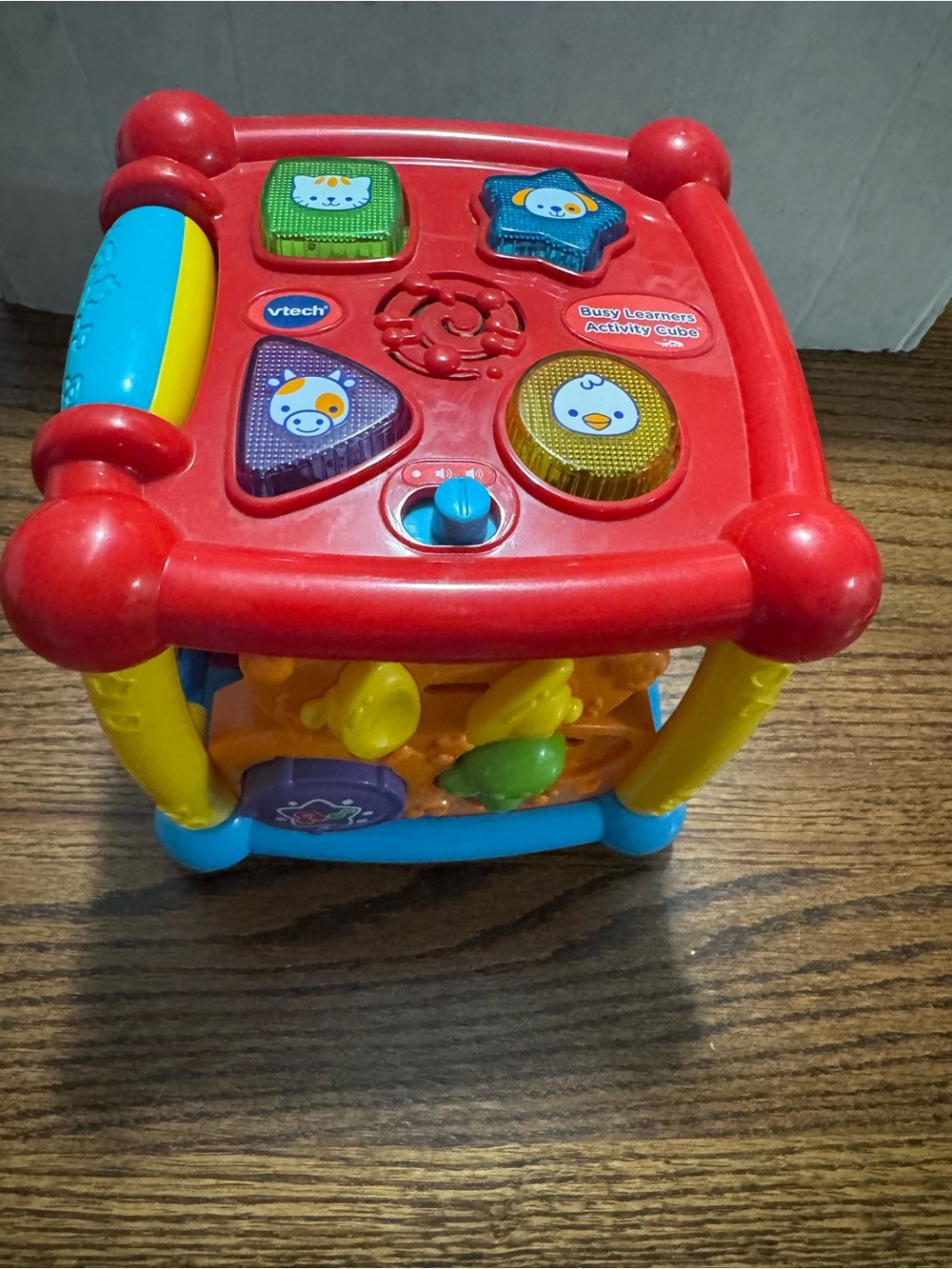 Vtech Busy Learners Activity Cube - Red/Yellow/Blue